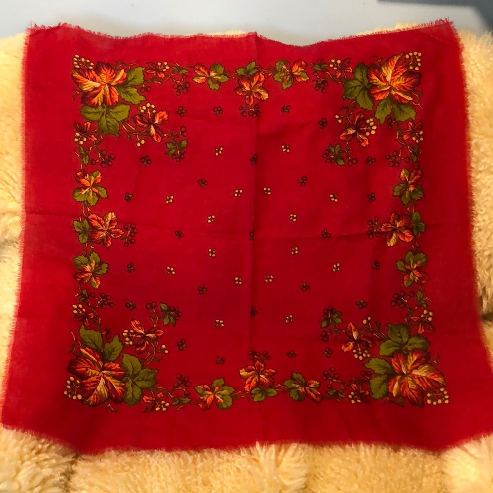 Woman’s scarf, 29”/29”, wool, Russian style